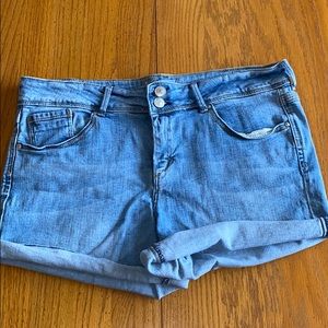 Delias Jean shorts